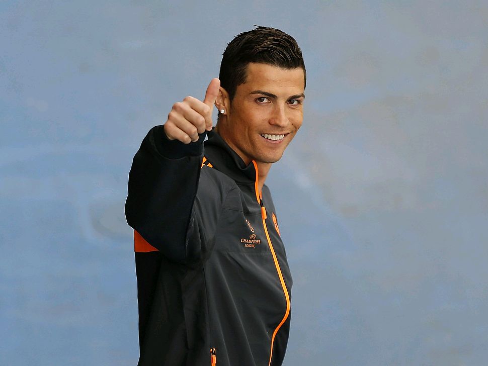 弗兰克：我不认为西蒙斯犯规是红牌，第二个失球也是重大误判（弗兰克直言西蒙斯犯规不应吃红，第二个失球亦为严重误判）