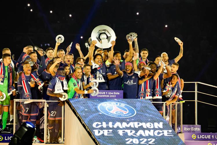 黄希扬：向余望在国奥遭受巨大质疑，归队后每个人都在鼓励他（黄希扬：向余望在国奥饱受质疑，回归后得到全队鼓励）