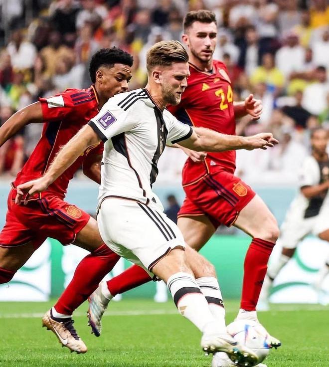 法甲半场：舍瓦利耶神扑，萨利苏进球被吹，巴黎0-0摩纳哥（法甲半场：舍瓦利耶多次救险，萨利苏破门无效，巴黎暂0-0摩纳哥）