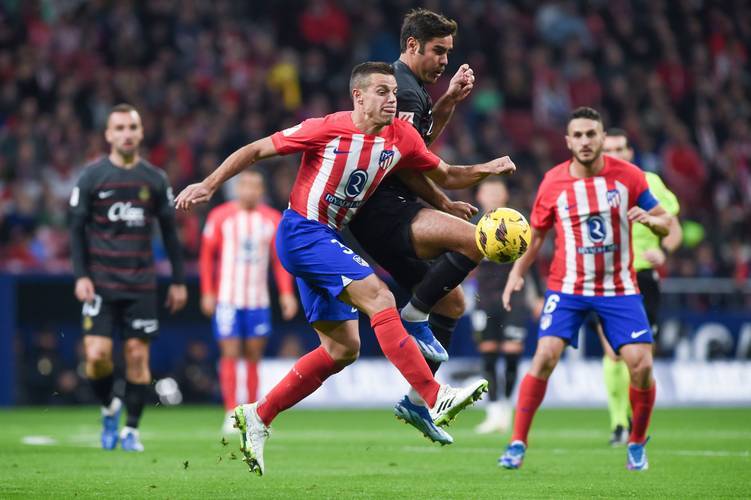 里程碑，颜骏凌已为上海海港出战500场比赛（颜骏凌为上海海港出战第500场，生涯里程碑时刻）