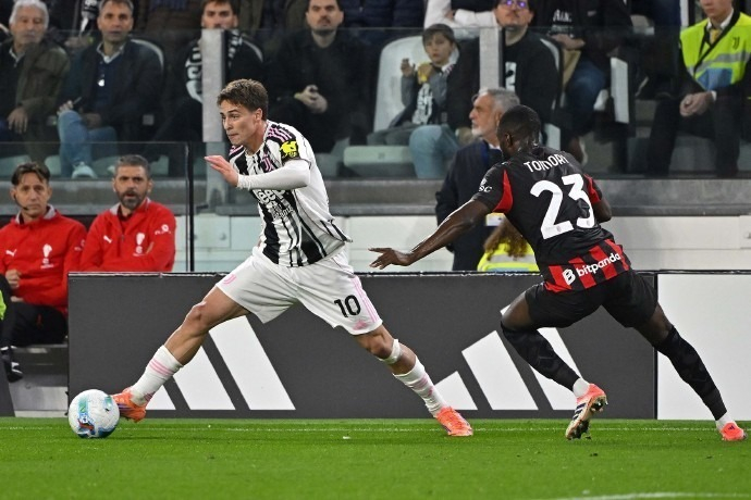 伊尔迪兹：胜利永远属于全队，我很高兴能为戴维送出助攻（伊尔迪兹：胜利归全队，能为戴维送上助攻让我很开心）