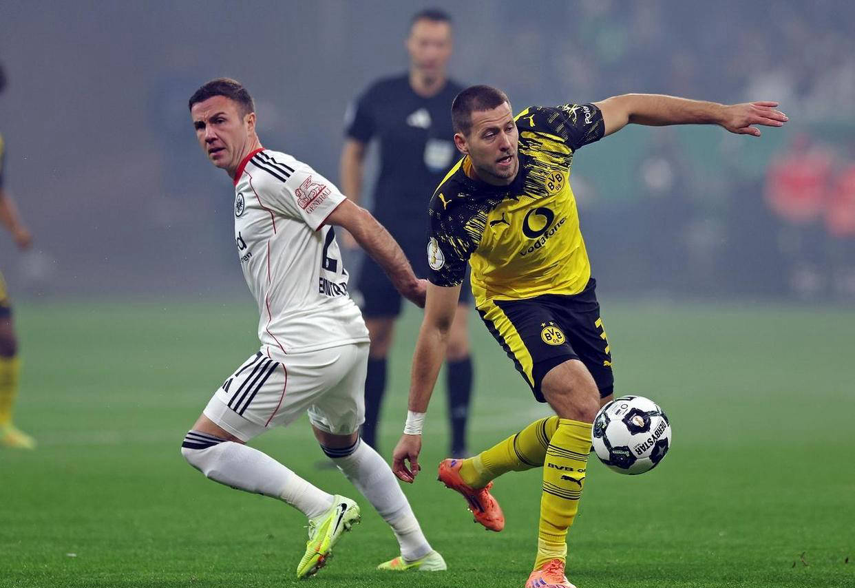 英超青训球员炫耀贩毒被判3年，同伙持枪获刑10年（英超青训球员因炫耀贩毒获刑3年，持枪同伙被判10年）