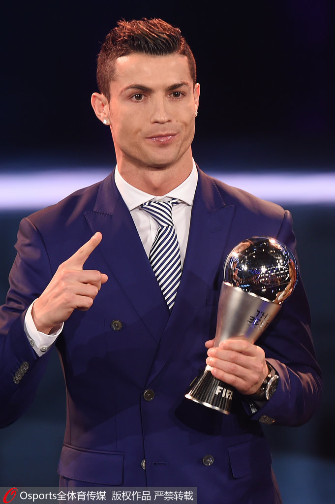 阿德耶米声明：一时轻率购买盲盒买到了武器，对此感到很抱歉（阿德耶米致歉：冲动购盲盒意外抽到武器）