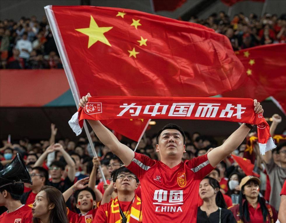 女子篮球联盟赛季焦点球员表现（女篮联赛本季明星球员表现盘点）