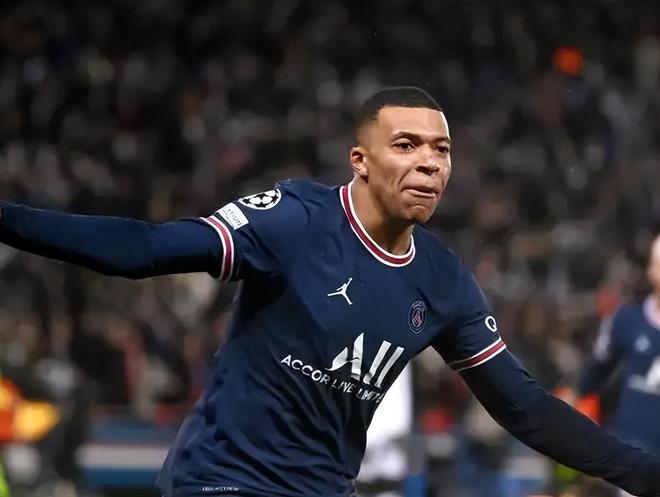 中足联财务约定：球员收取合同外价值超一万元现金或物品需报备（中足联明确财规：球员收受合同外现金或物品超1万元须报备）