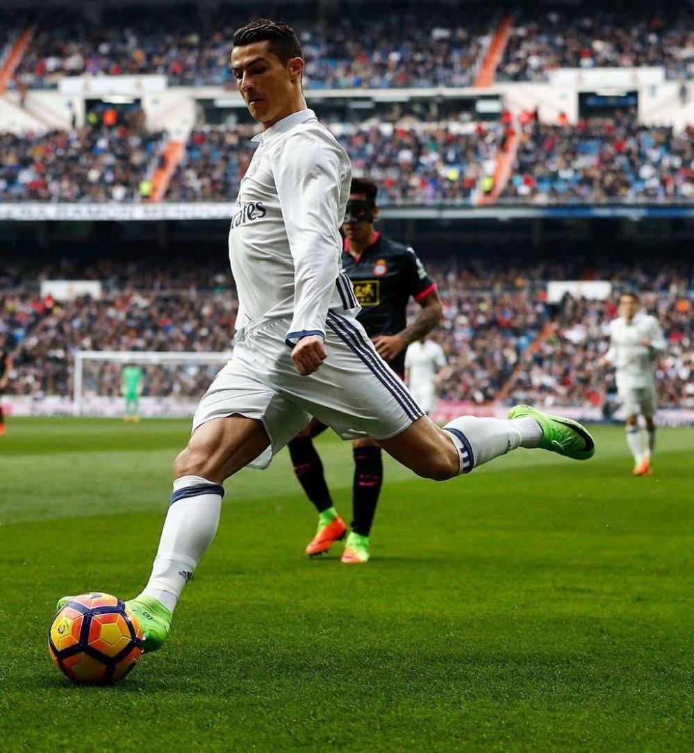 齐达内：小球员要先感受到足球的乐趣，再考虑职业发展问题（齐达内：小球员应先享受踢球的乐趣，再考虑职业规划）