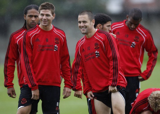 官方：大阪钢巴签下横滨水手前锋植中朝日，据悉年薪翻倍（大阪钢巴官宣引进横滨水手前锋植中朝日，年薪据报翻倍）