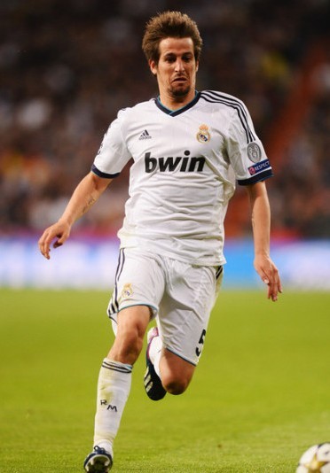 蓝黑门柱再塑？国米考量门将未来布局，解析维卡里奥方案（国米谋划门将线新布局：维卡里奥方案全解析）