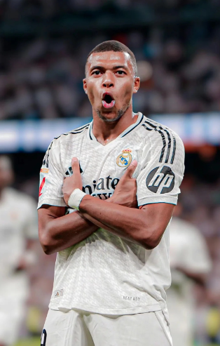 杜兰特篮下强打稳定胜局（杜兰特内线强攻锁定胜利）