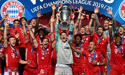 传记作者：莱万年少时常因身材自卑；他与渣叔的关系起初不好（传记作者称：莱万少年常为身材自卑，初期与克洛普关系紧张）